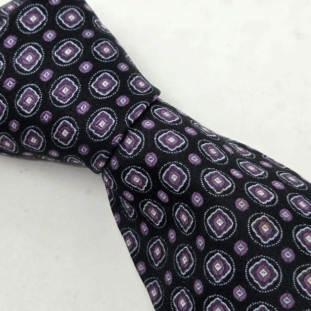 Jos A Bank Signature Tie Men's Black w/Purple Geometric Print 100%‎ Silk